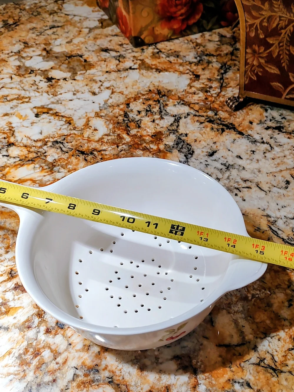 White Ashberry Melamine strainer W Peach Floral Design, vintage.